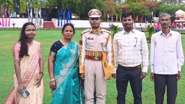 मद्य निषेध विभाग के SI से CISF असिस्टेंट कमांडेंट बने रोहित; रोहतास के किसान बेटे की ऊंची छलांग 
