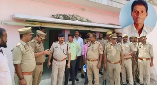 दिवंगत के जानकारी लेते क्षेत्राधिकारी कलवारी व स्थानीय पुलिस व इनसेट में मृतक। जागरण