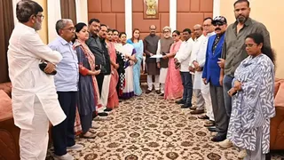 अंतिम निर्णय लेने से पहले तृणमूल कांग्रेस के दोनों धड़ों का पक्ष सुनेंगे लोकसभा स्पीकर