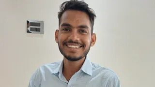 संकेत कुमार ।