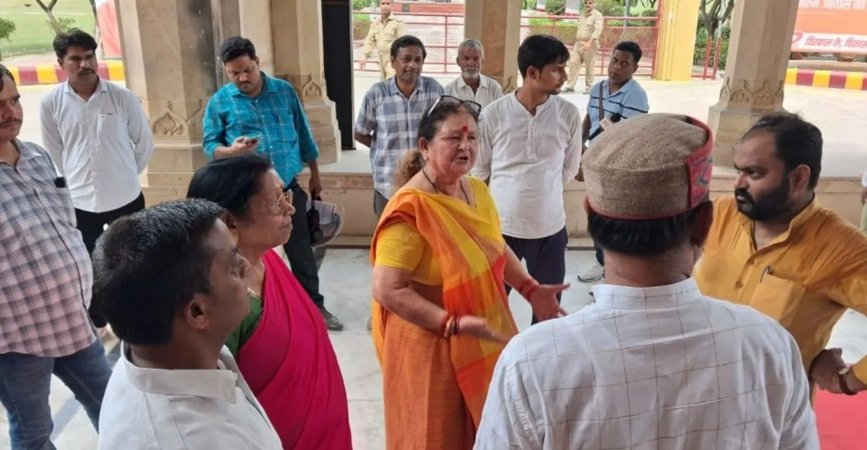 कानपुर में निष्कासित पार्षद ने सीएम योगी से की शिकायत, महापौर ने जताई नाराजगी