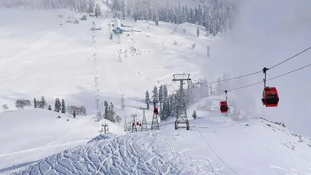 मां वैष्णो का बुलावा आया तो दौड़े चले आए बॉलीवुड एक्टर अक्षय कुमार, बैटरी कार से पहुंचे भवन, भक्तों ने ली सेल्फी