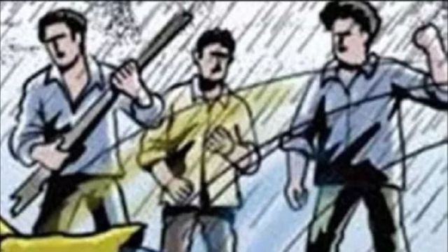 समस्तीपुर में पुलिस टीम लाठी-रॉड और ईंट से हमला, ग्रामीणों ने फाड़ी वर्दी 
