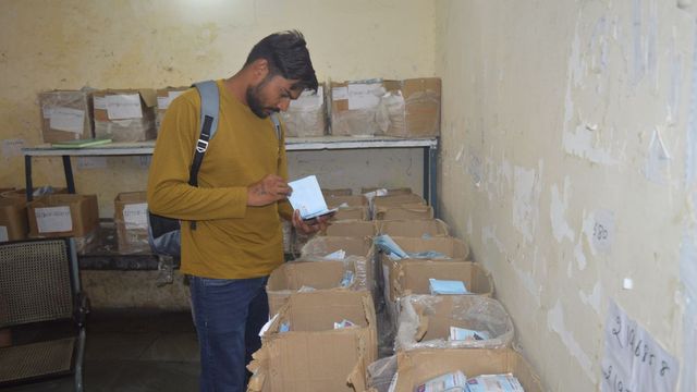 फोन उठाइए! आपका हैप्पी कार्ड तैयार है... भिवानी में रोडवेज कर्मचारी लाभार्थियों को कर रहे कॉल