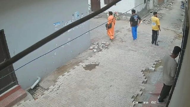 अंबाला में साधु वेश में घूम रहे संदिग्ध व्यक्तियों से लोगों में बढ़ी चिंता, घर-घर जाकर मांग रहे रुपये
