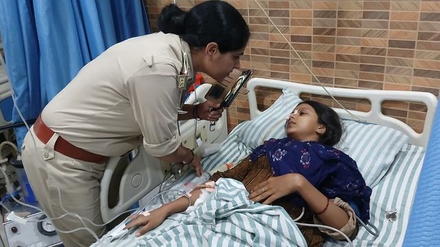 नौ माह के बेटे व दो वर्ष की बेटी को जहर देकर मां ने खुद भी खाया, अब जिंदगी-मौत से जूझ रहे; यह था मामला