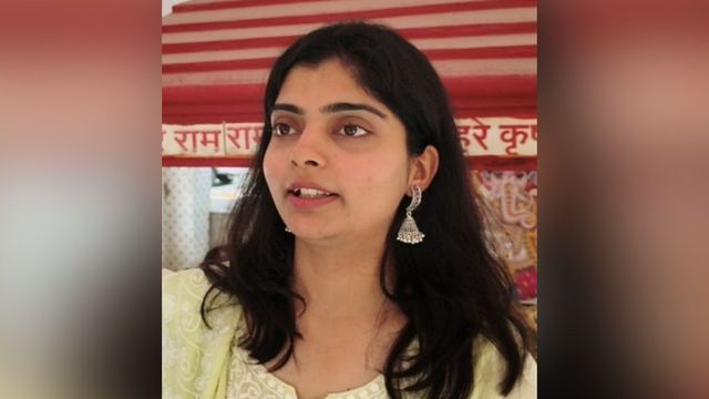 सारण: पोती बनी गांव की पहली महिला डॉक्टर तो छलके दादा के आंसू, दादी से मिली थी प्रेरणा