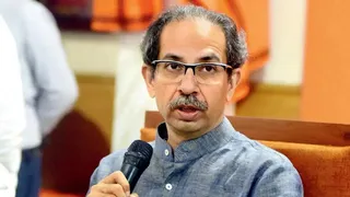 उद्धव ठाकरे की शिवसेना (यूबीटी) में बड़े पैमाने पर बगावत हो गई है (फोटो- जेएनएन)