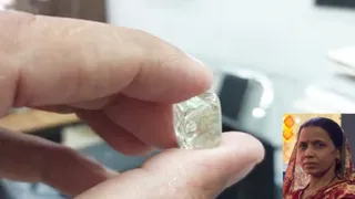 पन्ना की खदान में महिला को मिला हीरा।