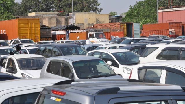 दिल्ली में 4 महीने के लिए पार्किंग होगी महंगी, अभी क्या चुका रहे और 1 नवंबर से कितना देना होगा? देखें रेट लिस्ट