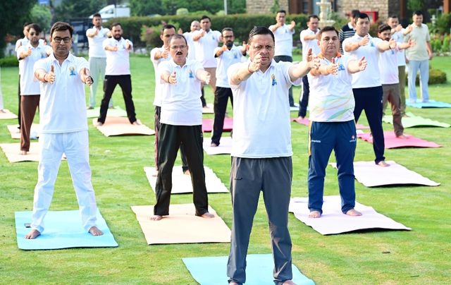 रविवार को बनबसा में होगा योग दिवस का मुख्य कार्यक्रम, मुख्यमंत्री धामी होंगे मुख्य अतिथि