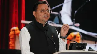 देहरादून के गढ़ी कैंट स्थित हिमालय सांस्कृतिक केंद्र में प्रधानमंत्री किसान उत्सव दिवस के अवसर पर आयोजित कार्यक्रम में मौजूद मुख्यमंत्री पुष्कर सिंह धामी।