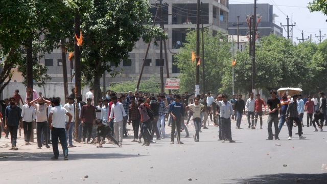 नोएडा हिंसा: फैक्ट्रियों को घुटनों पर लाकर मनमानी कराना चाहते थे उपद्रवी, 1500 पेज की चार्जशीट में बड़ा खुलासा
