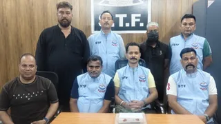 एसटीएफ की गिरफ्त में सलाउद्दीन।