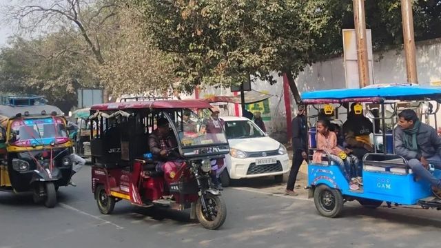 मथुरा-वृंदावन में ई रिक्शा और ऑटो के लिए नए नियम लागू, बीस हजार का जुर्माना