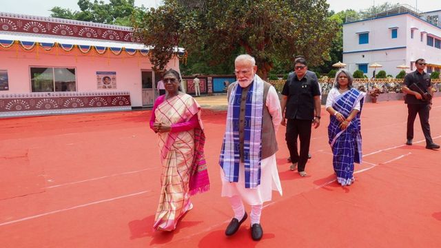 राष्ट्रपति मुर्मु का गांव पहाड़पुर बनेगा 'सूर्यग्राम', पीएम मोदी ने किया बड़ा एलान
