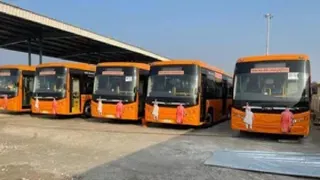 यूपीएसआरटीसी की इलेक्ट्रिक बसें। जागरण आर्काइव