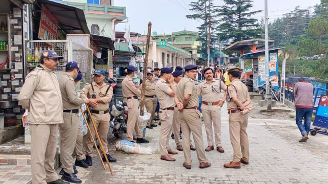 उत्तराखंड में गुरुद्वारा पर निहंगों का कब्जा, तनाव बढ़ता देख दो शहरों में इंटरनेट बंद; पुलिस और ITBP तैनात