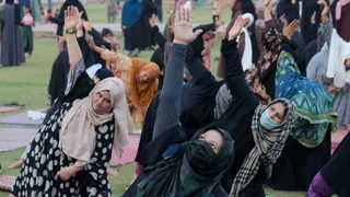 पाकिस्तान में 12वें अंतरराष्ट्रीय योग दिवस का जश्न।