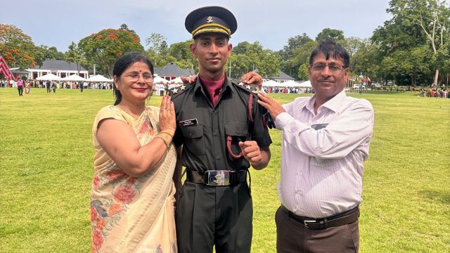 सेना में लेफ्टिनेंट बने शिवांशू, एटा के दीक्षित परिवार की अनूठी मिसाल; तीनों सेनाओं में सेवारत हैं सपूत
