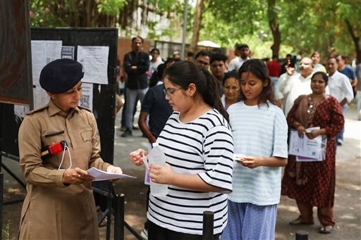 NEET UG Re-Exam 2026 LIVE: देशभर में हाई सिक्योरिटी के बीच पूरी हुई नीट यूजी परीक्षा, अब होगी फोरेंसिक समीक्षा
