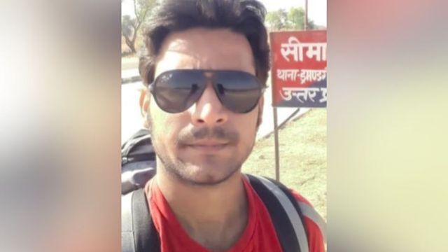 एक वर्ष पहले पदयात्रा करते लालगंज होकर बागेश्वर धाम गए थे भरत तिवारी
