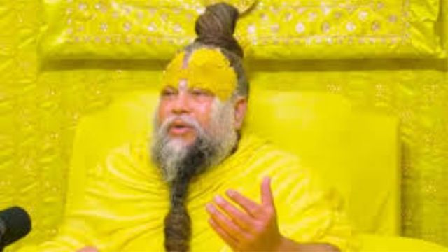 भक्तों के लिए खुशी की खबर: एकांतवास के बाद श्रीराधा केलिकुंज लौटे संत प्रेमानंद, जल्द देंगे दर्शन
