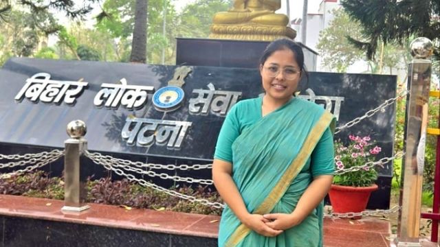 खाद विक्रेता की बेटी ने बढ़ाया गुमला का मान, पहले ही प्रयास में पास की BPSC परीक्षा
