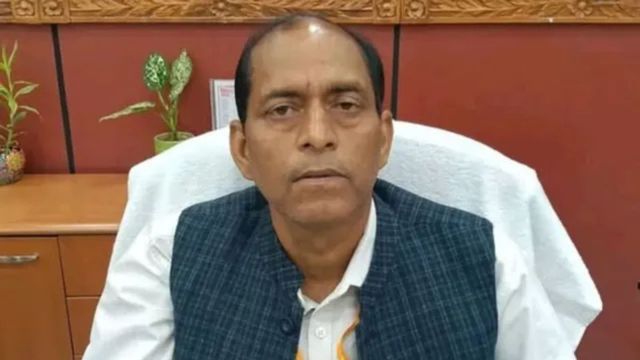 लखीसराय: परिमार्जन प्लस के 2367 और दाखिल-खारिज के 3553 मामले पेंडिंग, DM ने जताई नाराजगी
