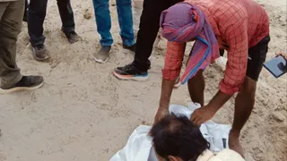 50 की जगह 45 किलो की मिली बोरियां
