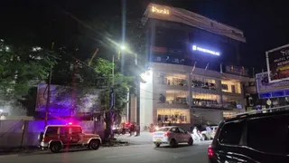रांची के 'धुनकी' रूफटॉप बार पर आधी रात छापा
