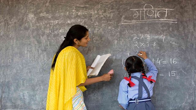 कैंसर और डायलिसिस से जंग लड़ रहे परिवार; 'घर' लौटने के लिए तड़प रहे 300 शिक्षक, क्या मिलेगी मंजूरी?
