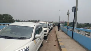 बेली ब्रिज पर लगा लंबा जाम। फोटो जागरण