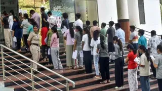 NEET कैंडिडेट के देर से पहुंचने पर बेंगलुरु पुलिस का बयान। (एएनआई)