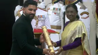 रोहित शर्मा को मिला पद्मश्री अवॉर्ड