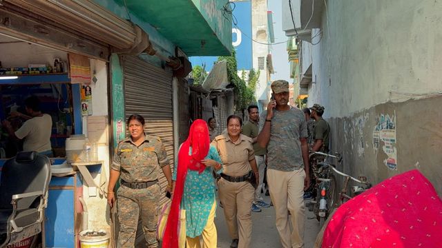सहरसा के सुभाष चौक पर गेस्ट हाउस में देह व्यापार का खुलासा, पुलिस हिरासत में एक महिला