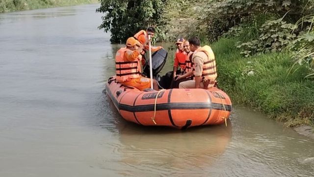 मां पीछे दौड़ती रही और किशोर ने नहर में लगा दी छलांग, 3 दिन बाद मिला शव; जांच में जुटी ग्रेटर नोएडा पुलिस
