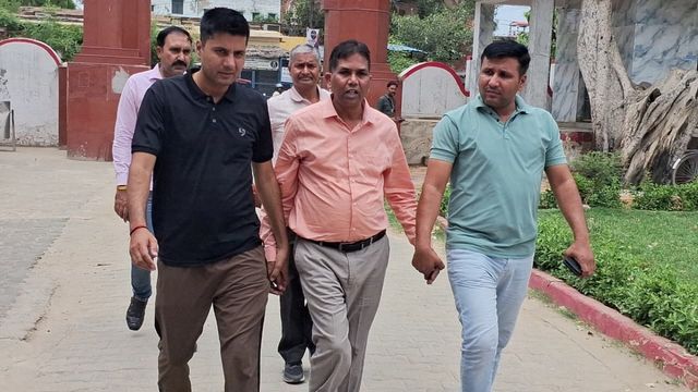 बुलंदशहर में मंडी सचिव एक लाख रुपये रिश्वत लेते रंगेहाथ गिरफ्तार, एंटी करप्शन टीम ने की कार्रवाई  
