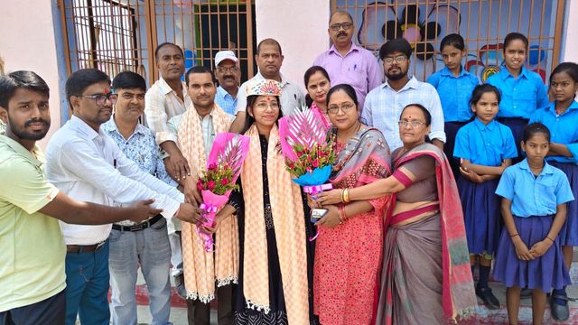 BPSC Success Story : भागलपुर की साक्षी बनीं RDO, स्कूल में बच्चों ने पुष्पवर्षा कर दी विदाई; पिता चलाते हैं दुकान
