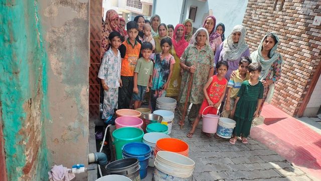 कैथल के बोह पट्टी में पिछले 20 दिनों से पेयजल सप्लाई बाधित, बूंद-बूंद को तरसे लोग
