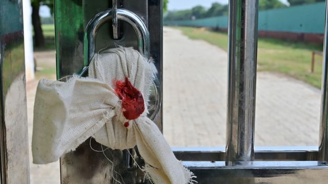 लखनऊ में हादसे के बाद वाराणसी में प्रशासन ने 30 कोचिंग सेंटर और लाइब्रेरी को किया सील