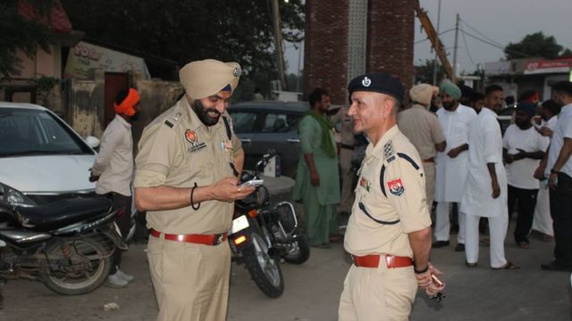 अमृतसर बॉर्डर पर रेड अलर्ट, 60 से अधिक नाकों पर चेकिंग; छह संदिग्ध हिरासत में 
