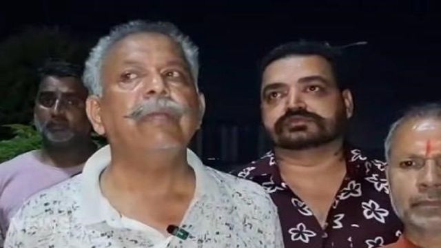 गौ रक्षा दल ने फगवाड़ा में घेरा वाहन, 3 गाय बरामद; तस्करी की आशंका के बीच पुलिस ने युवकों को हिरासत में लिया
