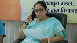 सीएम रेखा गुप्ता झुग्गी बस्तियों में सुविधाएं उपलब्ध कराएंगी। फोटो: आर्काइव