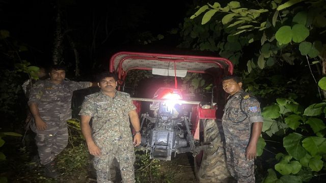 बड़कागांव पुलिस ने चोरों के मंसूबों पर फेरा पानी, 12 घंटे के अंदर चोरी का ट्रैक्टर बरामद
