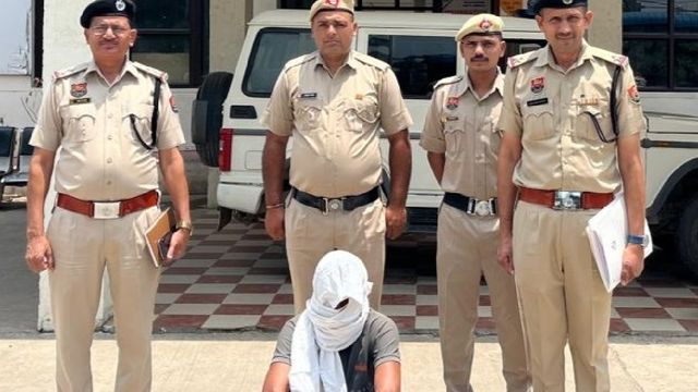 हरियाणा के शहजादपुर में सोने की ईंटों का झांसा देकर 14.60 लाख की ठगी, मास्टरमाइंड गिरफ्तार