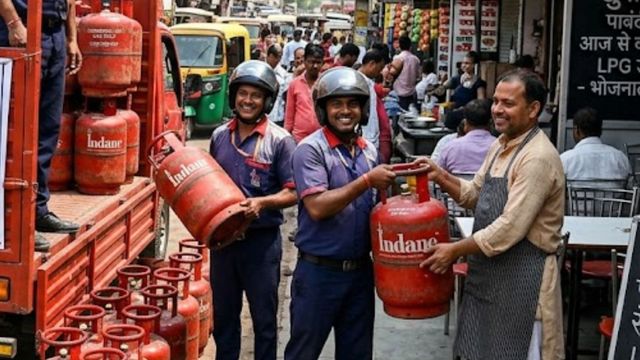 फरीदाबाद में कारोबारियों को मिली बड़ी राहत, व्यावसायिक एलपीजी आपूर्ति पर पाबंदी हटी
