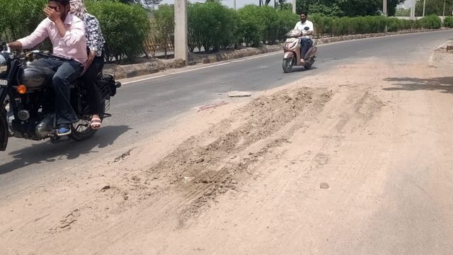 सिरसा में पेयजल लाइन लीकेज के कारण धंसा था मिनी बाईपास रोड, विभाग ने करवाई मरम्मत

