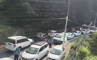 यातायात व्यवस्था पटरी से उतर गई। जागरण