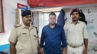 गिरफ्तार आरोपी। फोटो जागरण